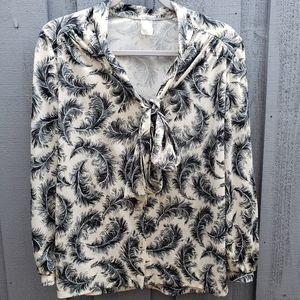 VINTAGE Tie Collar Button Front Feather Print Top